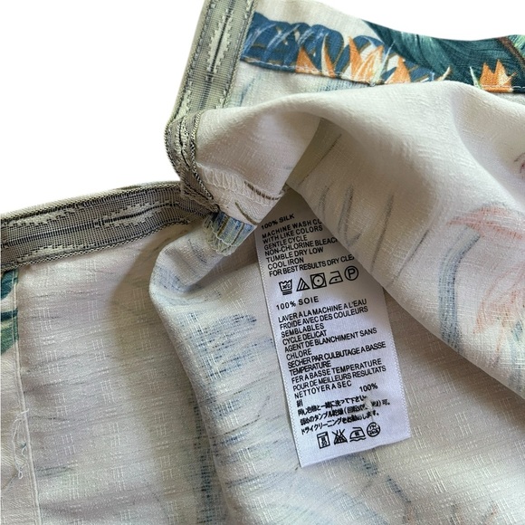 Tommy Bahama Hawaiian 100% Silk Original Fit Button Up Shirt - Picture 5 of 7